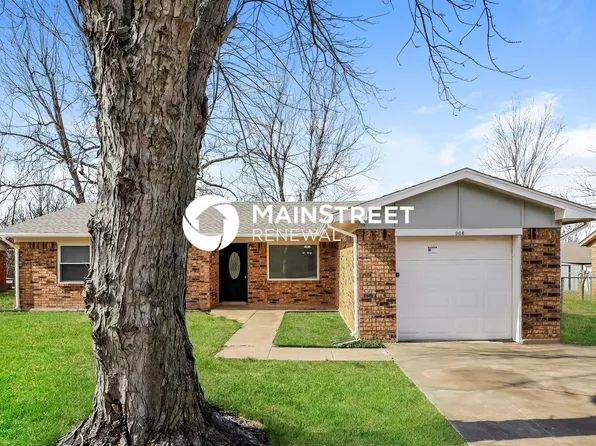 908 N 5th St, Noble, OK 73068
