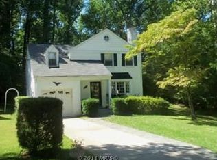 9638 Parkwood Dr, Bethesda, MD 20814