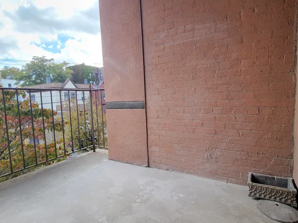 43 Van Wagenen Avenue image 12 of 14