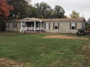 403 Trust Rd, Centralia, IL 62801