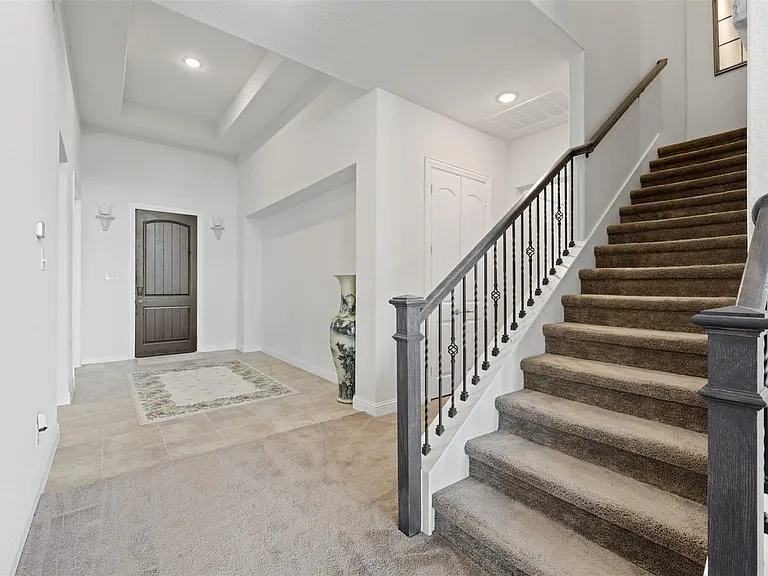 6007 Marsh Lake Ct — Photo 3