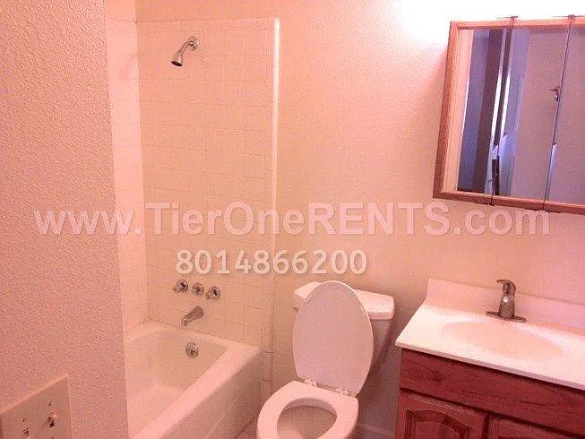 619 Angie Cir — Photo 14