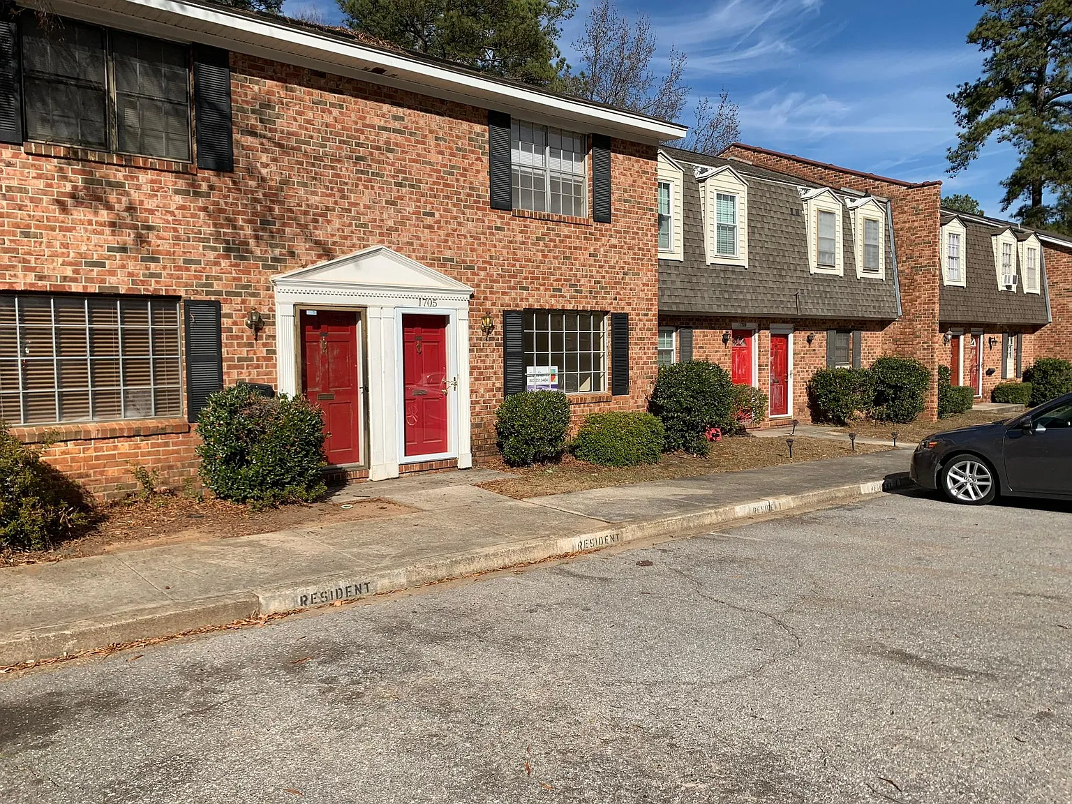 2 bed, 1.5 bath, 1100 sqft, $1,120 — Photo 2