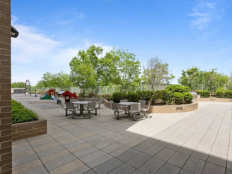 Gilliam Place — Photo 10