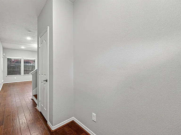 8910 Minola Oaks Dr — Photo 3