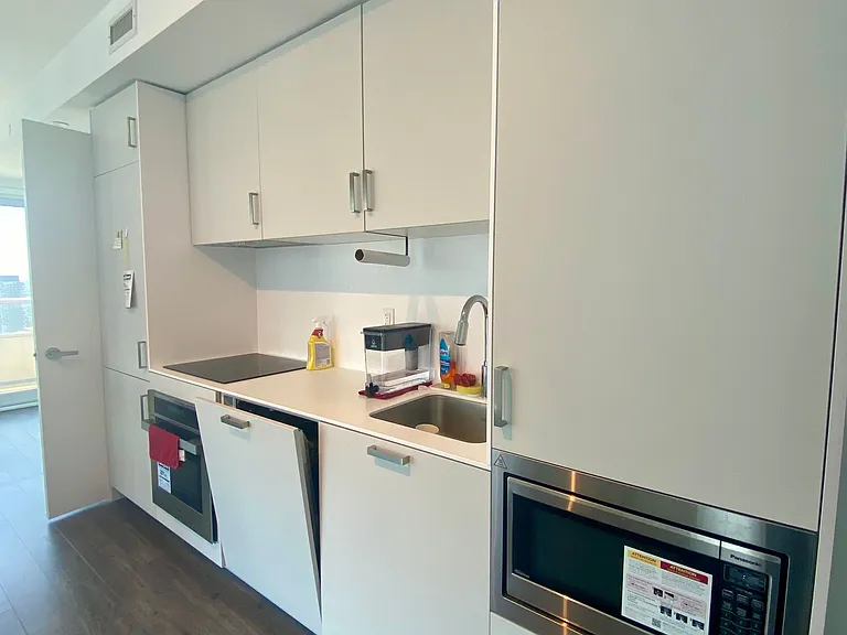 88 Queen St E #3103 — Photo 4