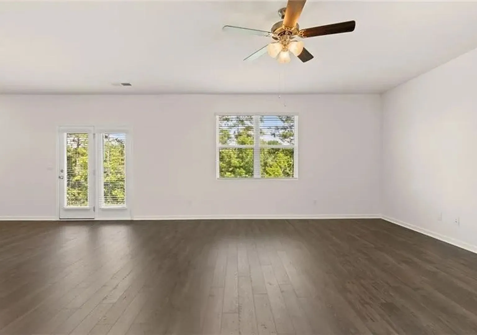 Room in 4 Bedroom Home in Locust Grove — Photo 4