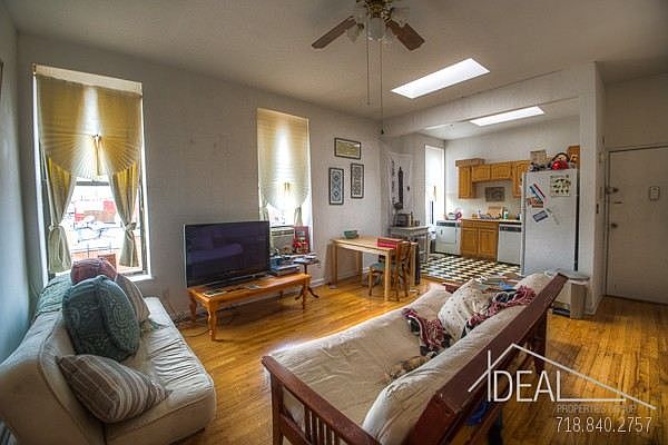 1st image of 639 Warren St
