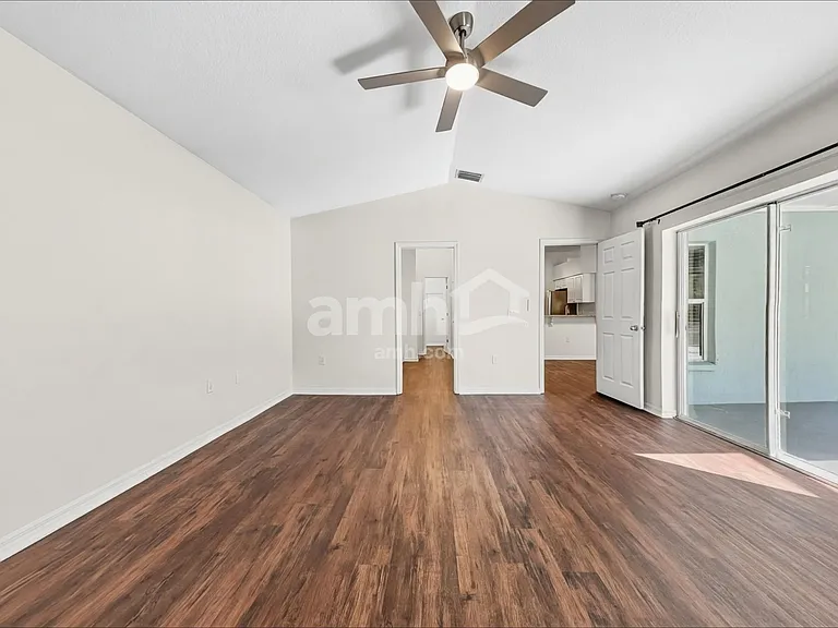 1443 Baythorn Dr — Photo 9
