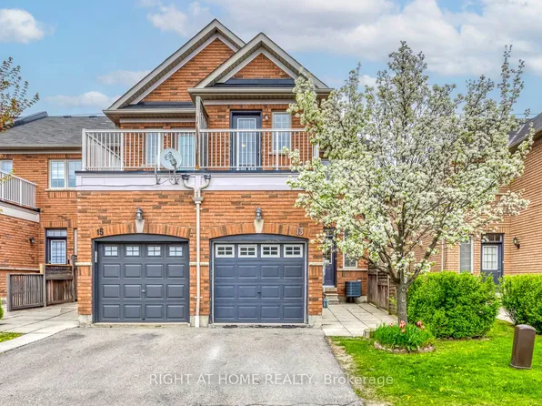 1015 Galesway Blvd #13, Mississauga, ON L5V 0A8