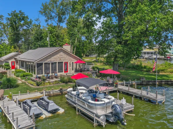 290 Slocum Ave, Buckeye Lake, OH 43008
