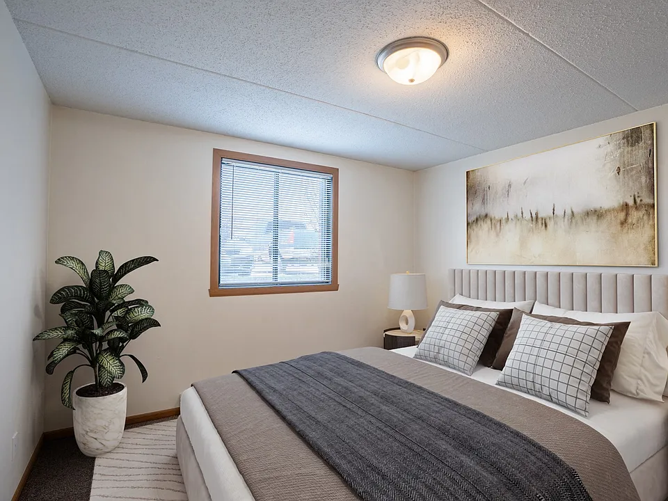 Fargo, ND Bella Vista Apartments | Bedroom