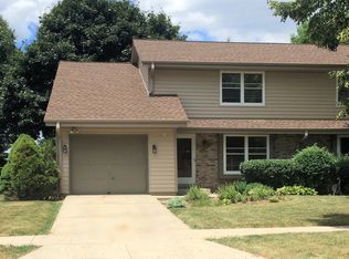 6627 Radburn Ln #6627, Greendale, WI 53129