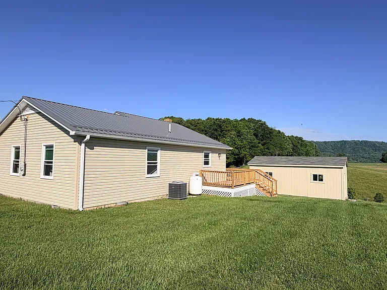 850 Houfnaggle Rd — Photo 3