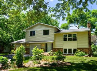 1419 Three Oaks Ave, Maple Plain, MN 55359