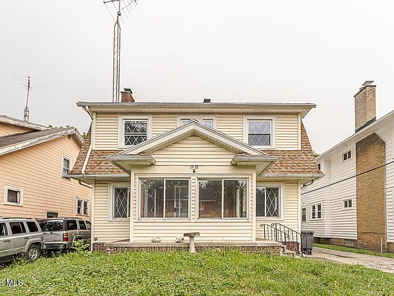 3rd image of 1938 Fernwood Ave