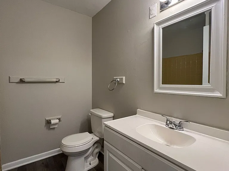 555 East Apartment Homes — Photo 5