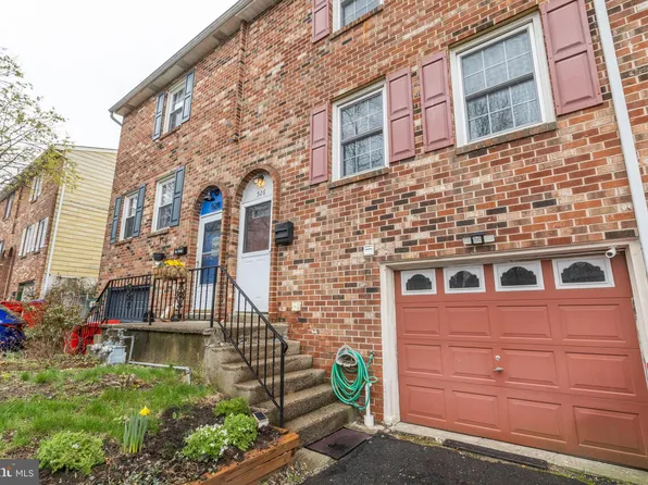 526 Valley Ln, Souderton, PA 18964