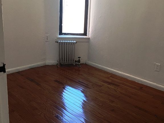5th image of 172 E 112th St APT 5A