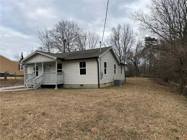 2264 Floyd Rd, Gainesville, GA 30507