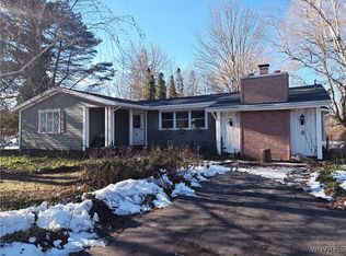 8 Lawrence Ave, Corfu, NY 14036