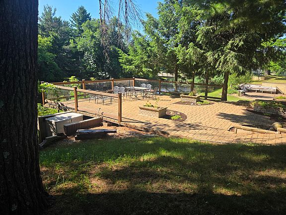 3rd image of 519 Birchwood Ave