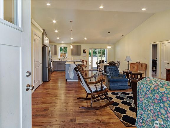 4th image of 28 Shorthorn Lane