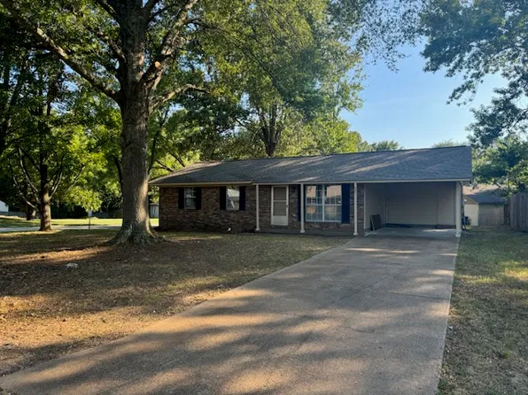 5671 Chapel Hill Dr, Horn Lake, MS 38637