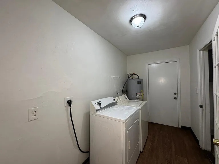 416 Sun Ct — Photo 16