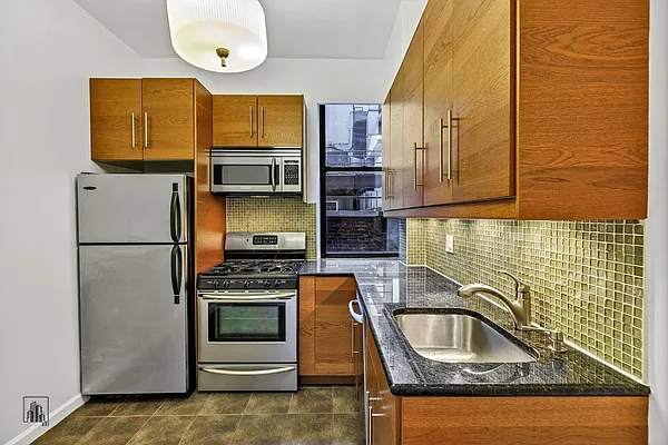 Rented by Barkoff Residential  | media 12