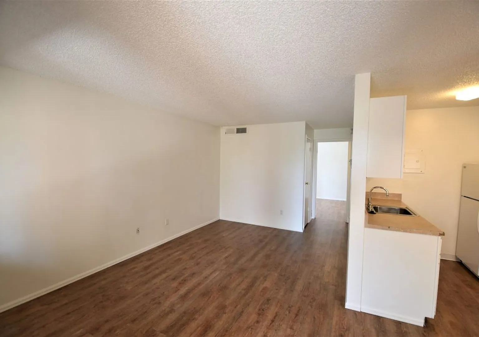 One Bedroom Condo For Rent At Wimbledon In Boulder — Photo 3