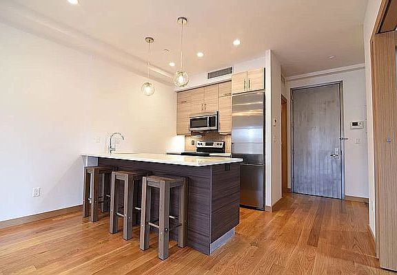 5th image of 94 Greenpoint Ave #4F