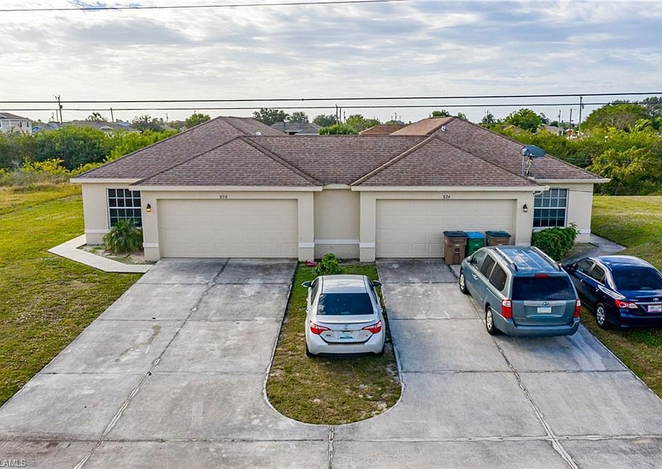 1st image of 922 NE 15th Ln