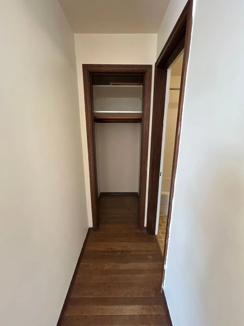 Montlake Apartments — Photo 4