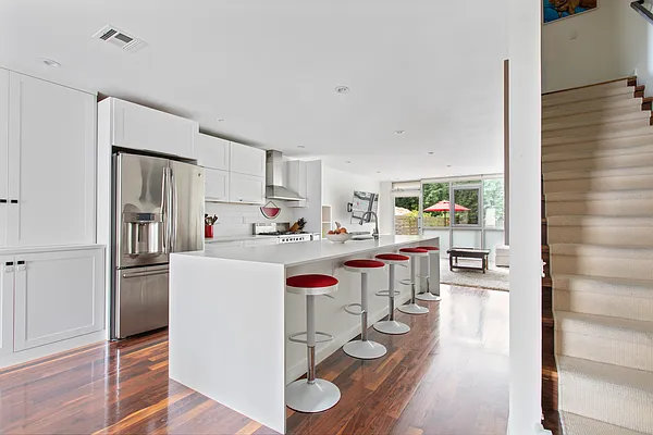 Rented by Brown Harris Stevens | media 25