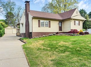 1132 Lincoln Rd, Maryville, TN 37804