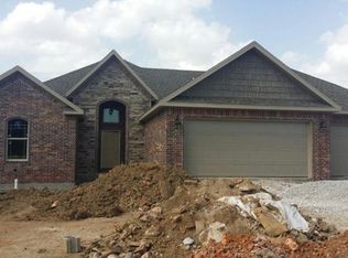 300 Pebble Beach Dr, Cave Springs, AR 72718