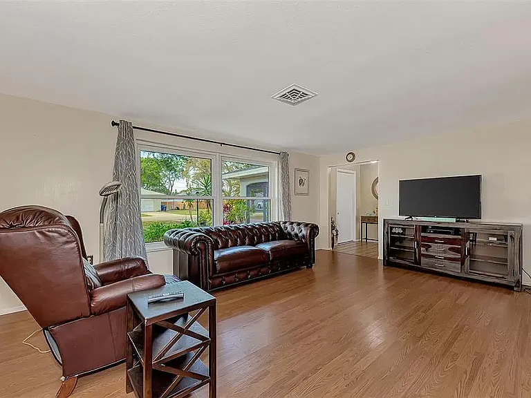 1329 Nantucket Rd — Photo 12