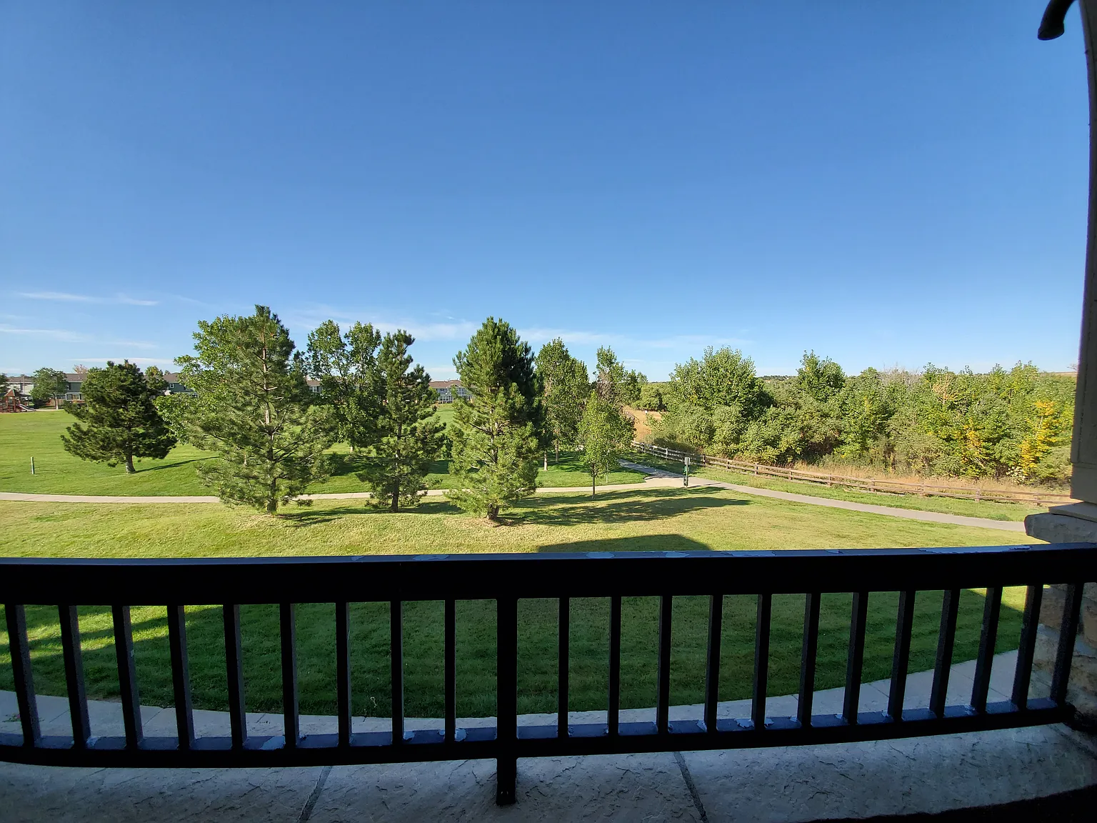 2 bed, 1180 sqft, $1,900 — Photo 2