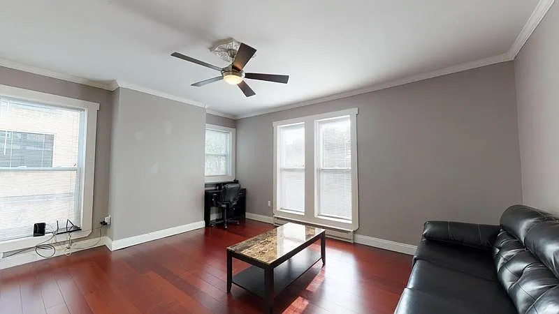 315 S Beech St — Photo 2
