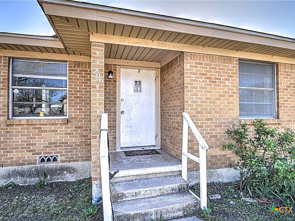 4th image of 1206 Jefferis Ave