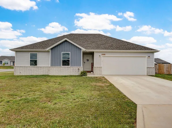 1202 E Price Street, Republic, MO 65738