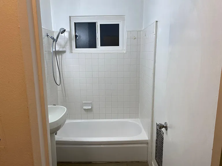 1423 N Fuller Ave #4 — Photo 10