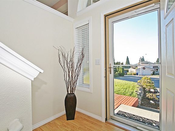 2nd image of 402 21st Avenue Ct