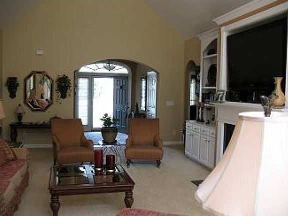 Living Rm to Foyer
