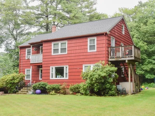 19 Marywood St, Uxbridge, MA 01569