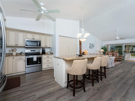 4th image of 6516 Hamlet Dr Unit 12-A