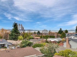 900 5th Ave S UNIT 100, Edmonds, WA 98020