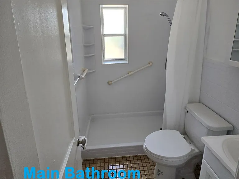 1611 Canterbury Rd N — Photo 12