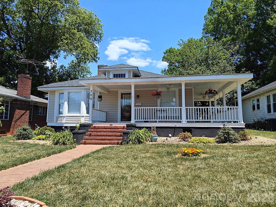 1st image of 208 Heilig Ave